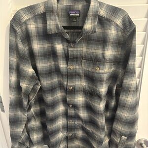 Patagonia Men's Lightweight Fjord Flannel Plaid Shirt